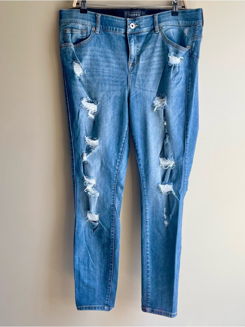 torrid Premium Medium Blue Bombshell Skinny Distressed Ripped w/ Stretch Waist